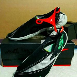 Speedo Surf Walker Pro Brand New!